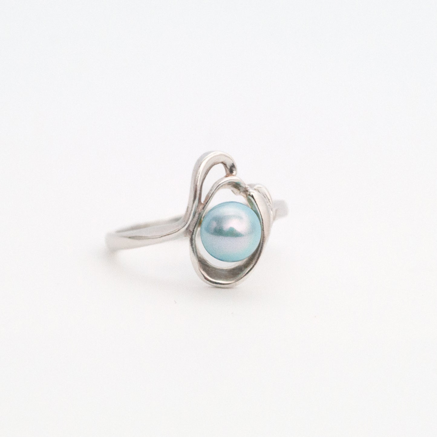 Fauna - Freshwater Pearl Solitaire Ring Set in Solid Sterling Silver. FREE SHIPPING US
