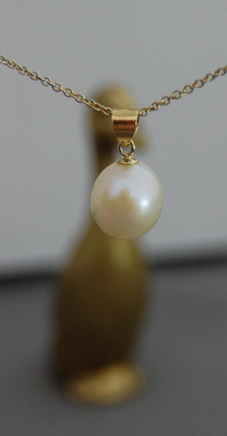 Korra - Pearl Pendant Set in 14kt Gold
