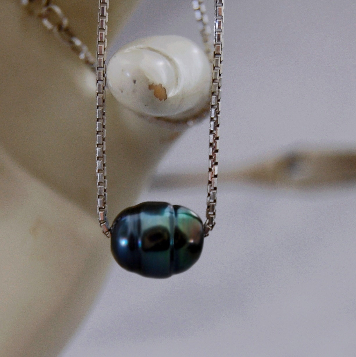 Jamie - Unisex Tahitian Pearl Pendant Necklace with a Sterling Silver Chain