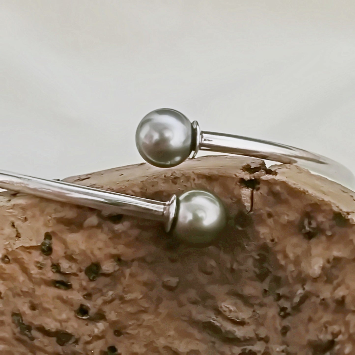 Melanie - Pearl Flex Bangle in Tahitian Pearls,Solid Rhodium Plated Sterling Silver, FREE SHIP US (Copy)