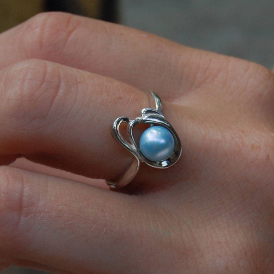 Fauna -  Freshwater Pearl Solitaire Ring Set in Solid Sterling Silver. FREE SHIPPING US