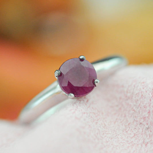 Corazon - Ruby Ring Set in Solid Argentium® Silver
