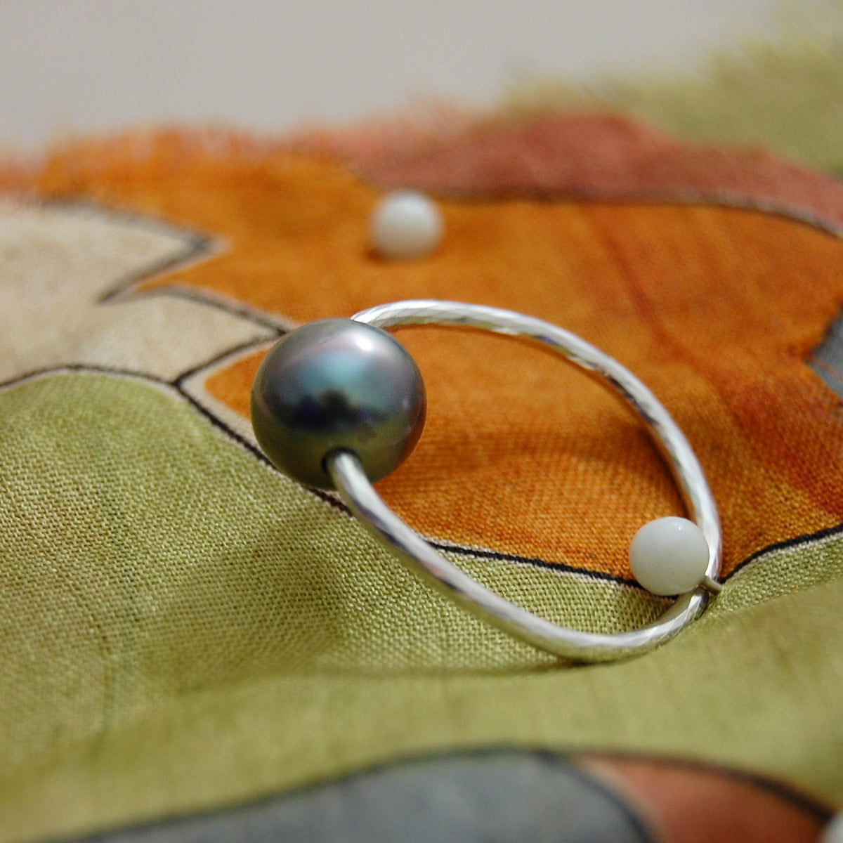 Alaya - Tahitian Pearl Minimalistic Blue Pearl Sterling Silver Ring