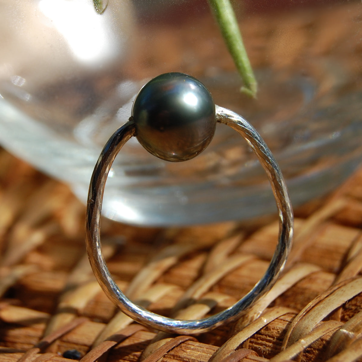Alaya - Tahitian Pearl Minimalistic Blue Pearl Sterling Silver Ring