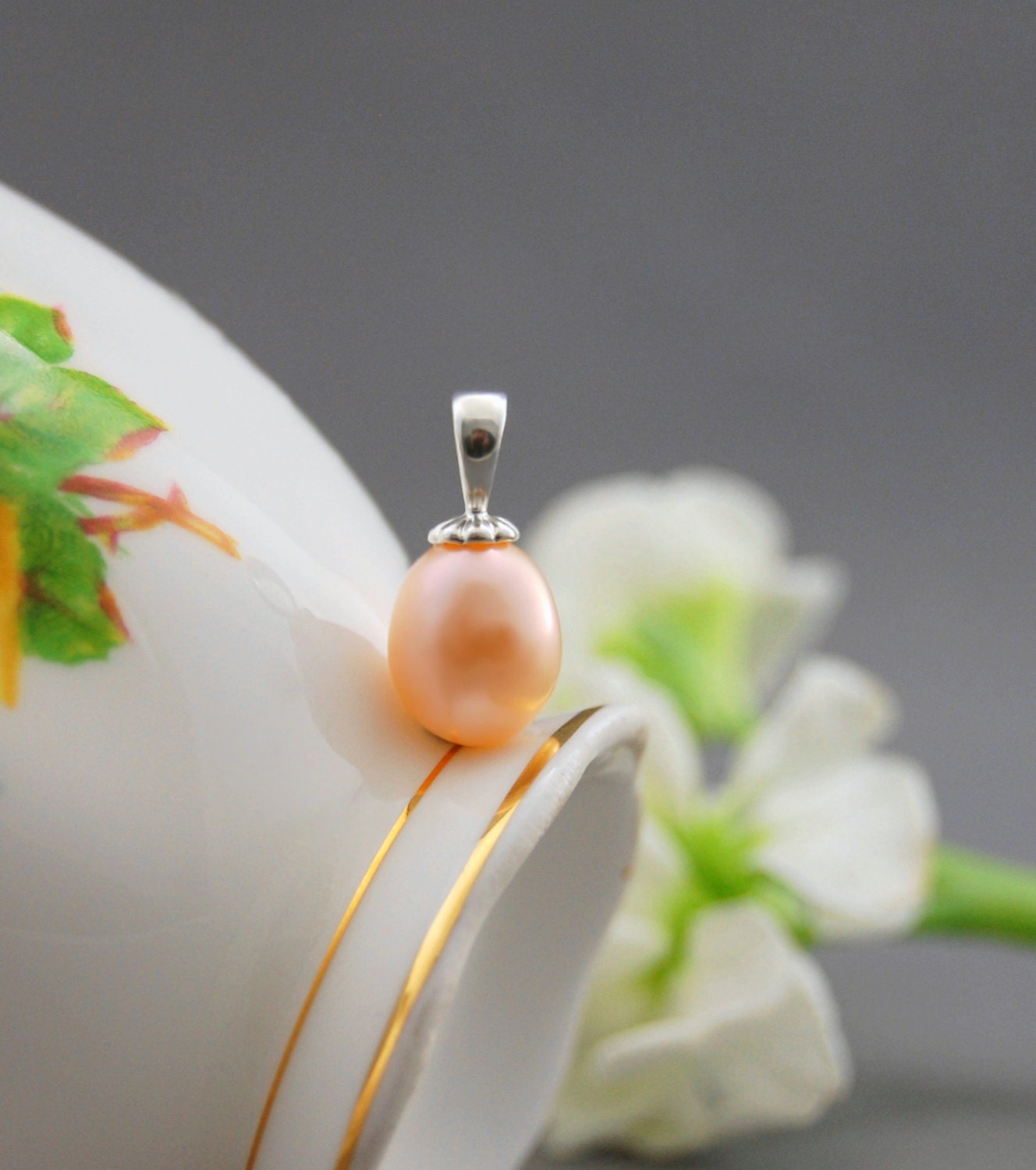Oona - Freshwater Pearl Pendant Set in Solid Argentium® Sterling Silver. FREE SHIPPING US.