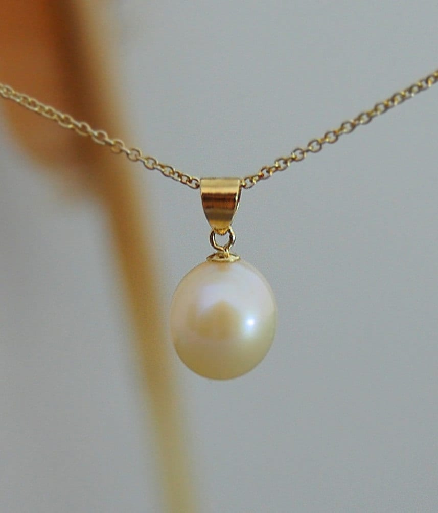 Korra - Pearl Pendant Set in 14kt Gold