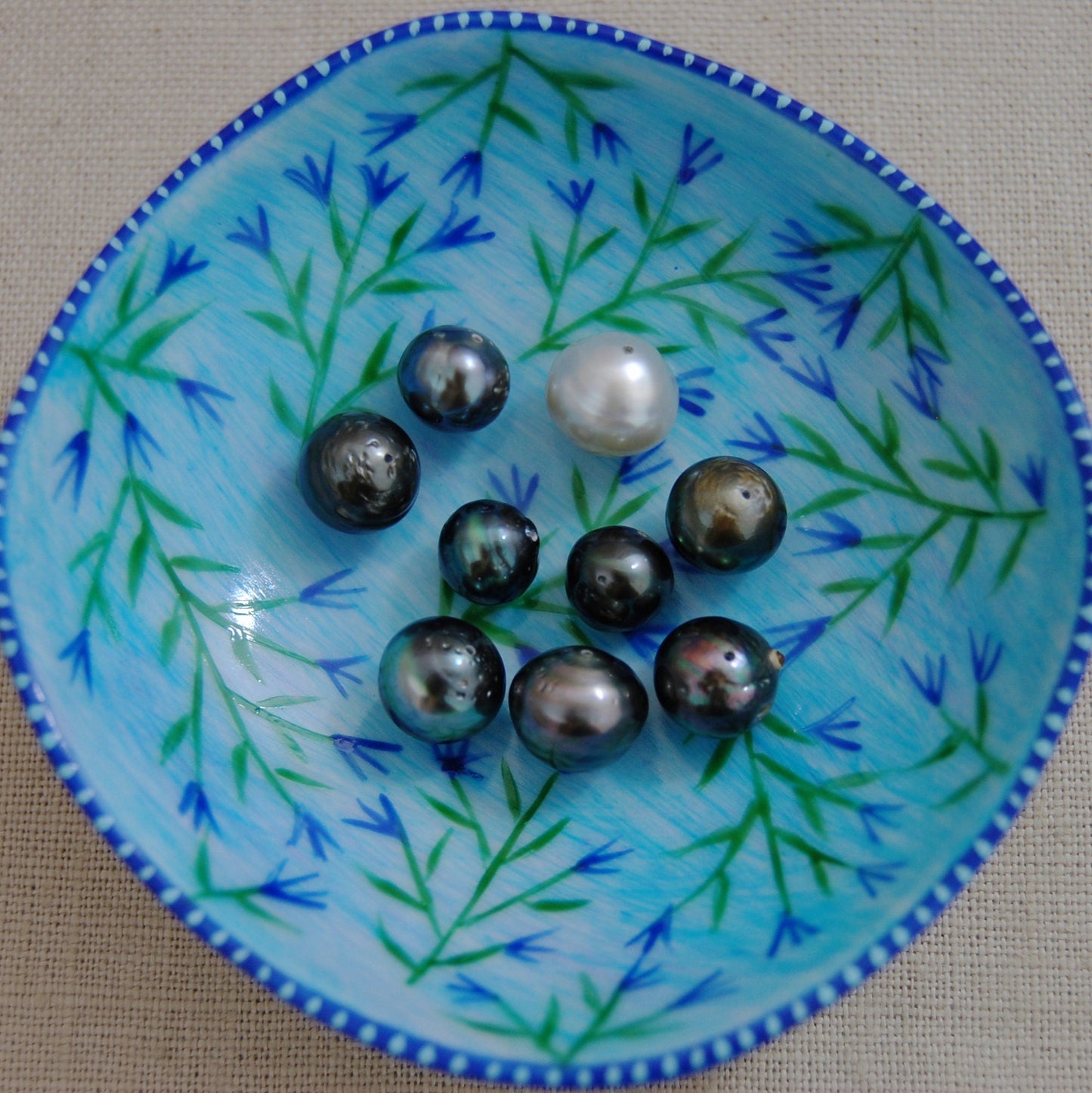 D266 - Loose Tahitian Pearls