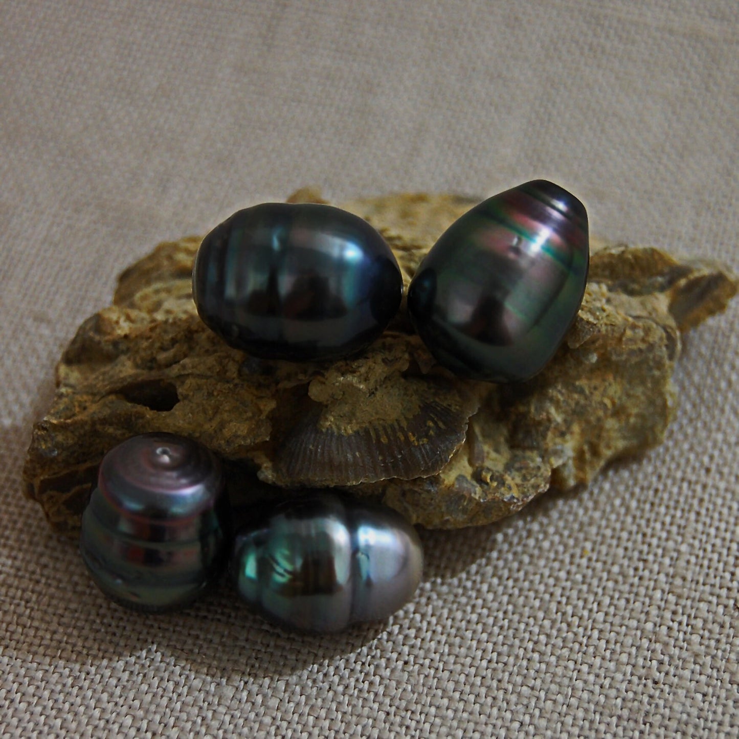 D327 - Loose Tahitian Peacock Pearls