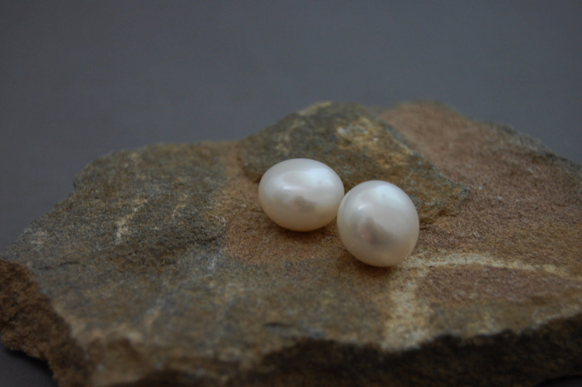 D248 - Loose Freshwater Pearl Pair, Top Quality