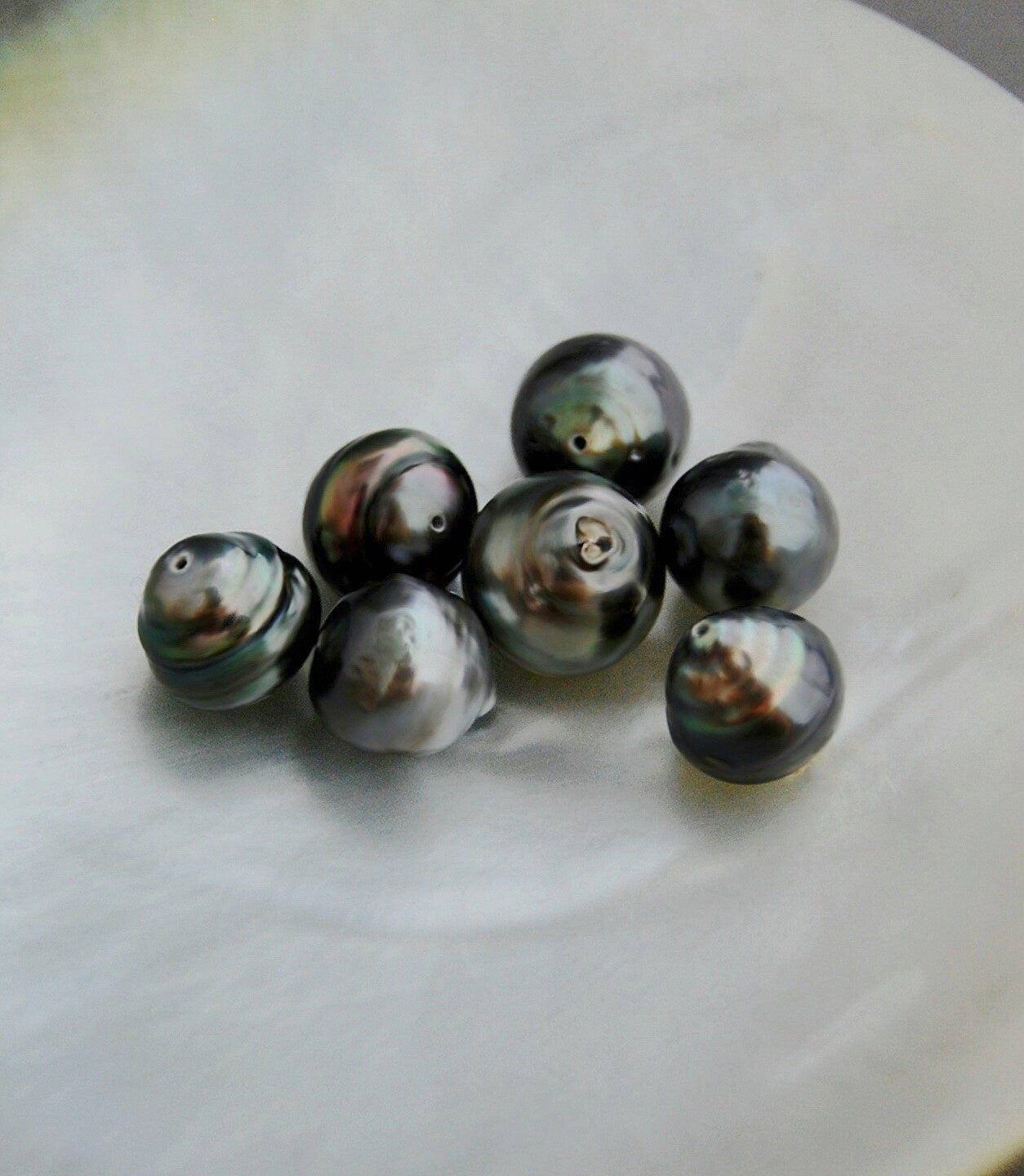 D186 - Loose Tahitian Pearls, Peacock Pearls
