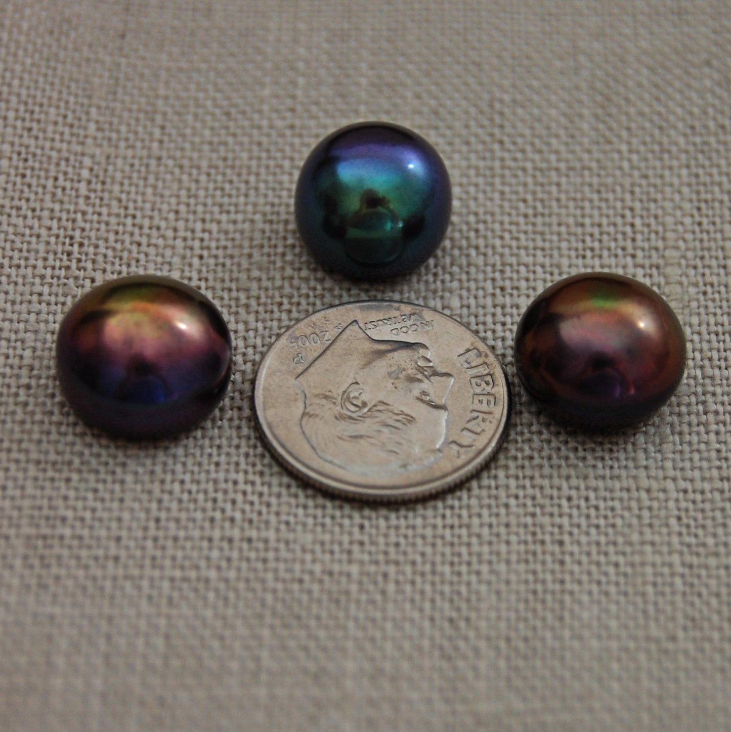 D273 - Loose Freshwater Pearls, Large, Button Shaped.