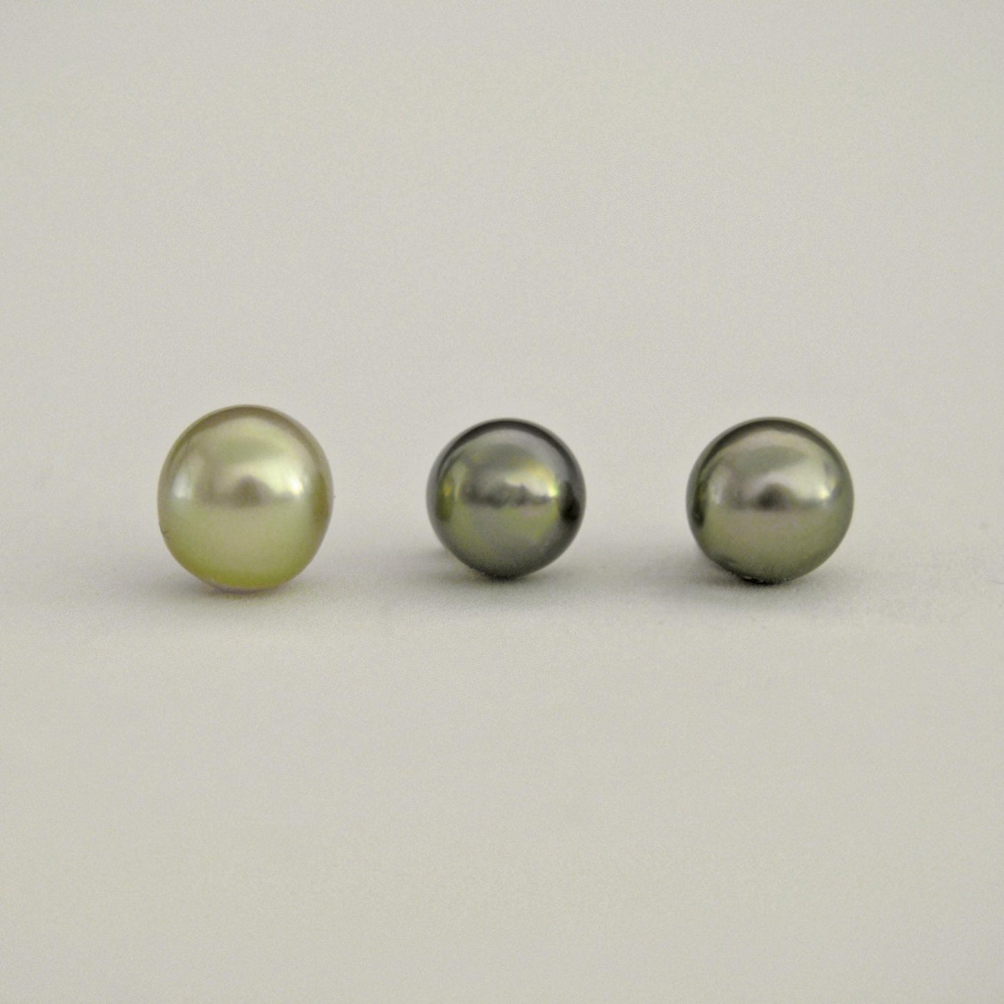 D398  - Loose Tahitian Pearls, Pistachio and Peacock