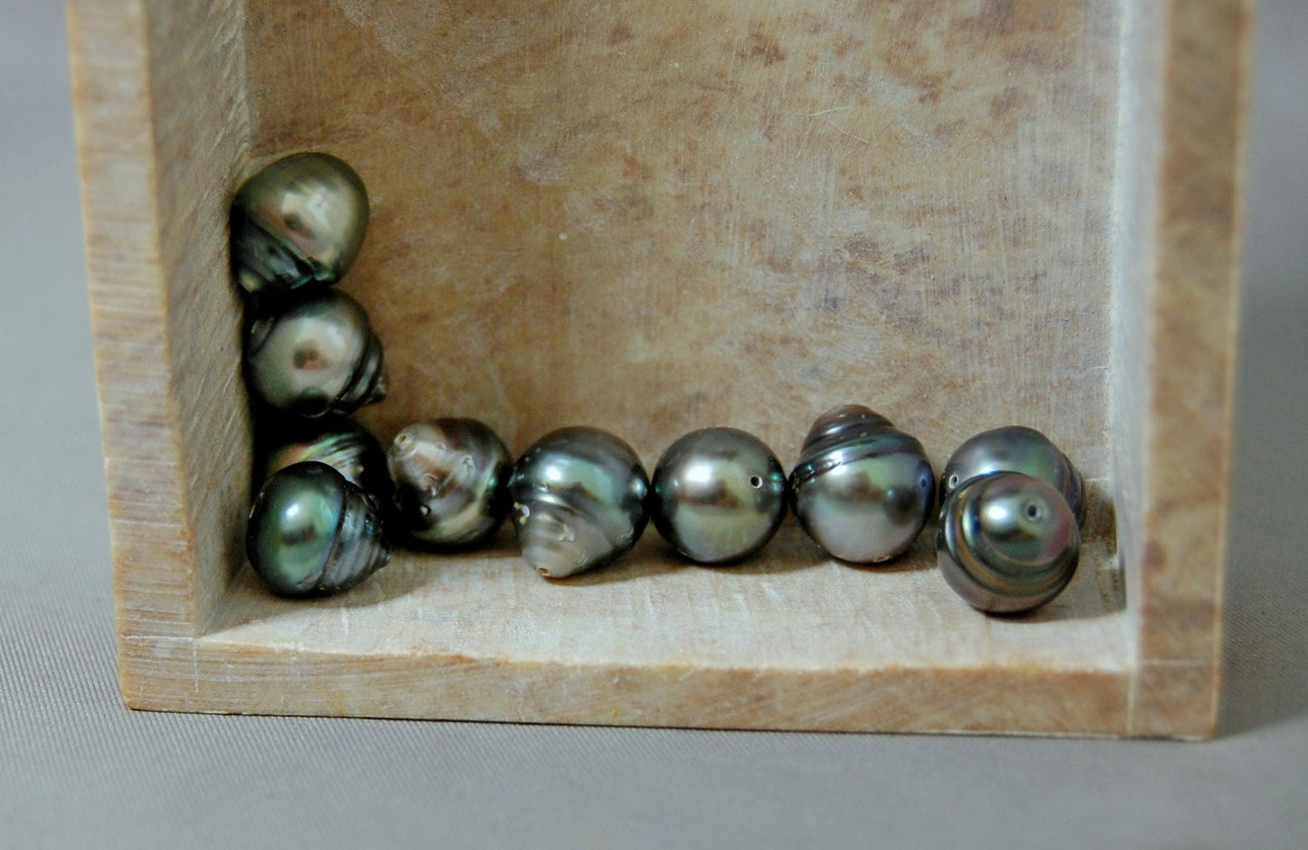D229 - Loose Tahitian Pearls