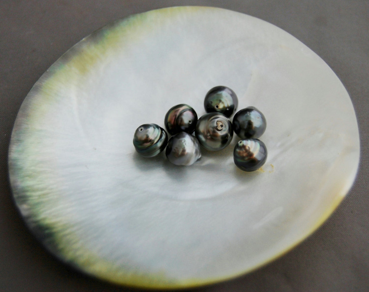 D186 - Loose Tahitian Pearls, Peacock Pearls